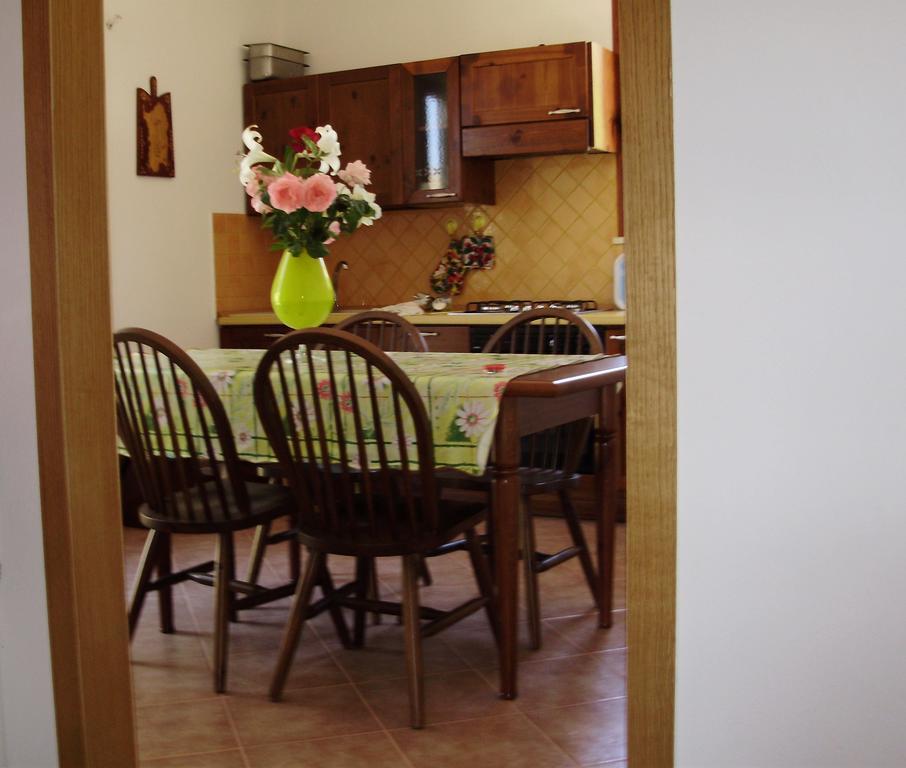 Artistika Golden Apartment Capitana Zimmer foto